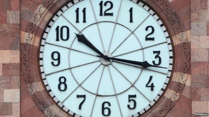 Ժամացույցի սլաքներն ու պետբյուջեն. կամ ինչո՞ւ Հայաստանը հրաժարվեց «ամառային» ժամանակից