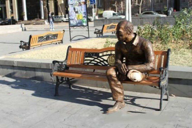 Երևանյան նոր արձանների մասին. «Մտահղացումը շատ լավն է, իսկ կատարումը՝ շատ վատը»
