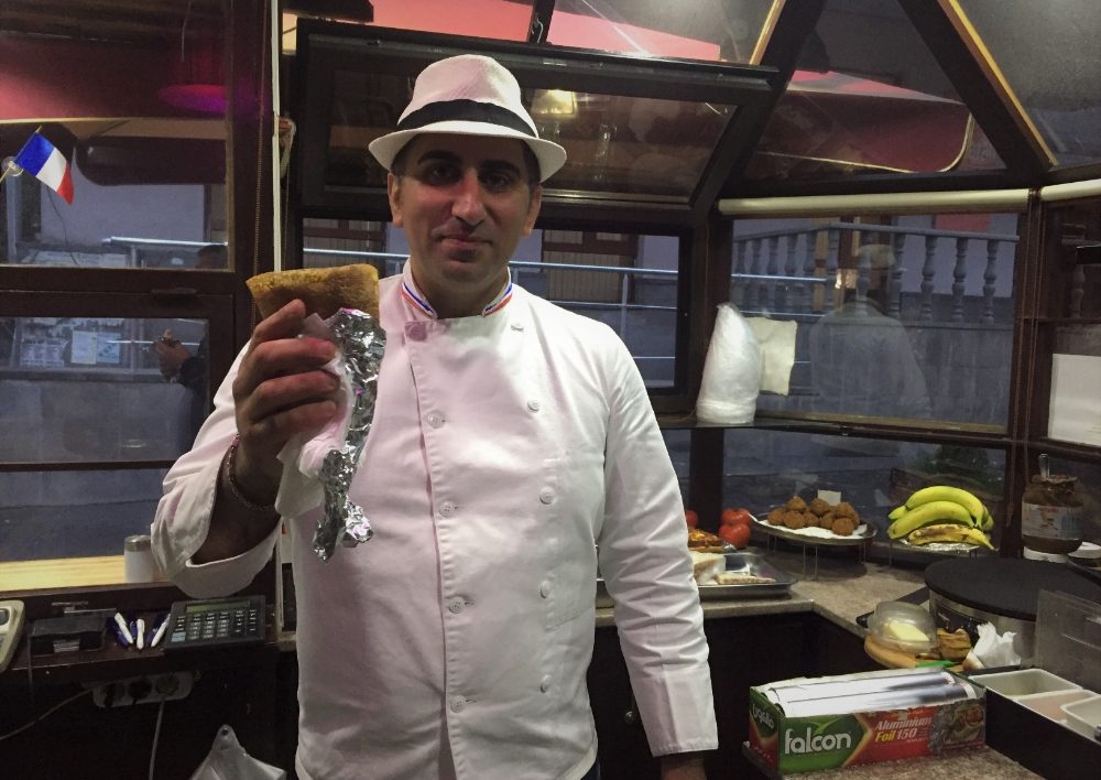 «Ֆրանսիական խոհանոցի շունչը հետս բերել եմ Երևան»․ Վարդան Սեպտջյանը՝ Փարիզից Երևան՝ անուշաբույր կրեպով ու քղոքմիսիոյով (Տեսանյութ)