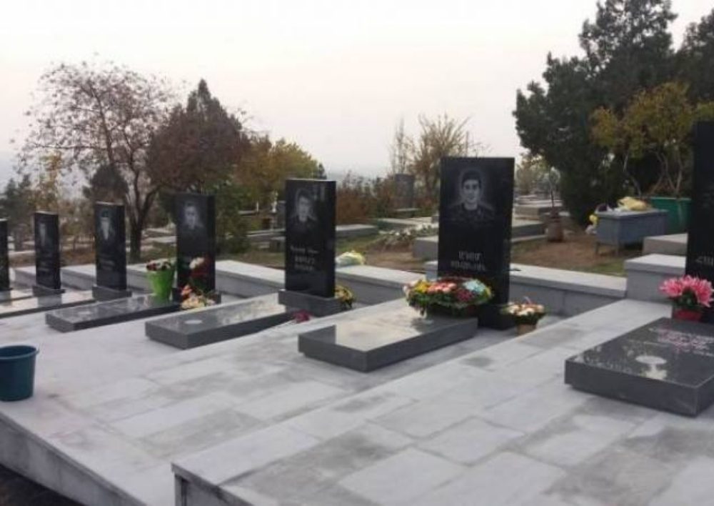 Երևանում գերեզմանաքարերի պղծման դեպքով ոստիկանությունում նյութեր են նախապատրաստվում