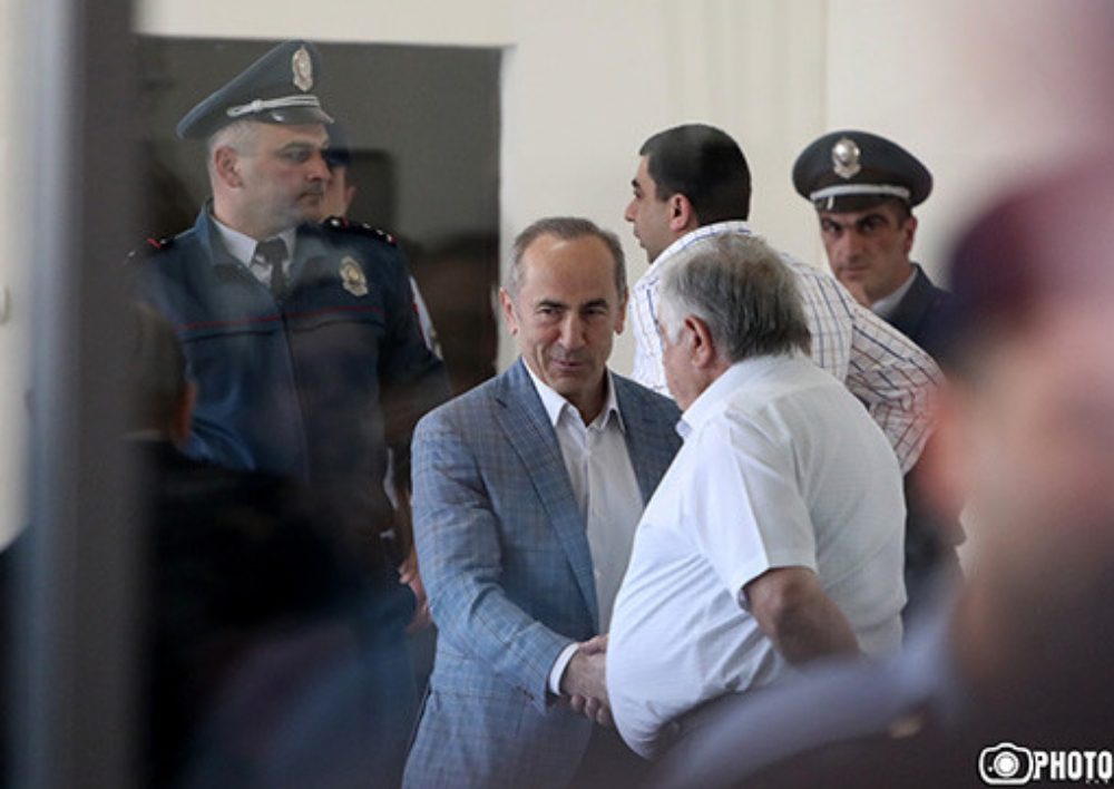 Դատարանն առանց քննության է թողել Ռոբերտ Քոչարյանի պաշտպանների դիմումը