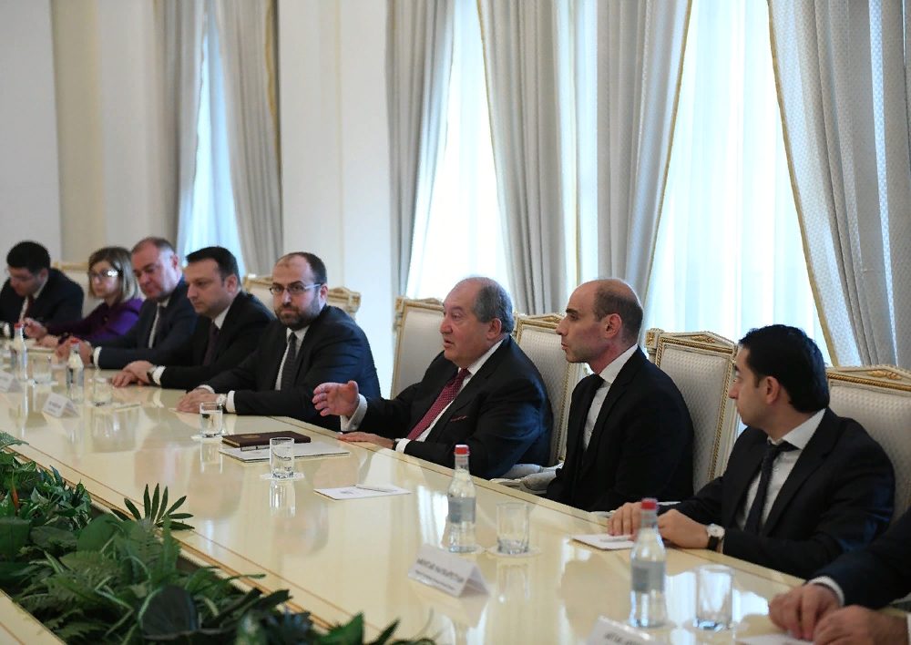 Հունաստանը մոտ ժամանակներս կվավերացնի ԵՄ հետ Հայաստանի համապարփակ և ընդլայնված գործընկերության համաձայնագիրը. կայացել է Հայաստանի և Հունաստանի նախագահների գլխավորած պատվիրակությունների հանդիպումը