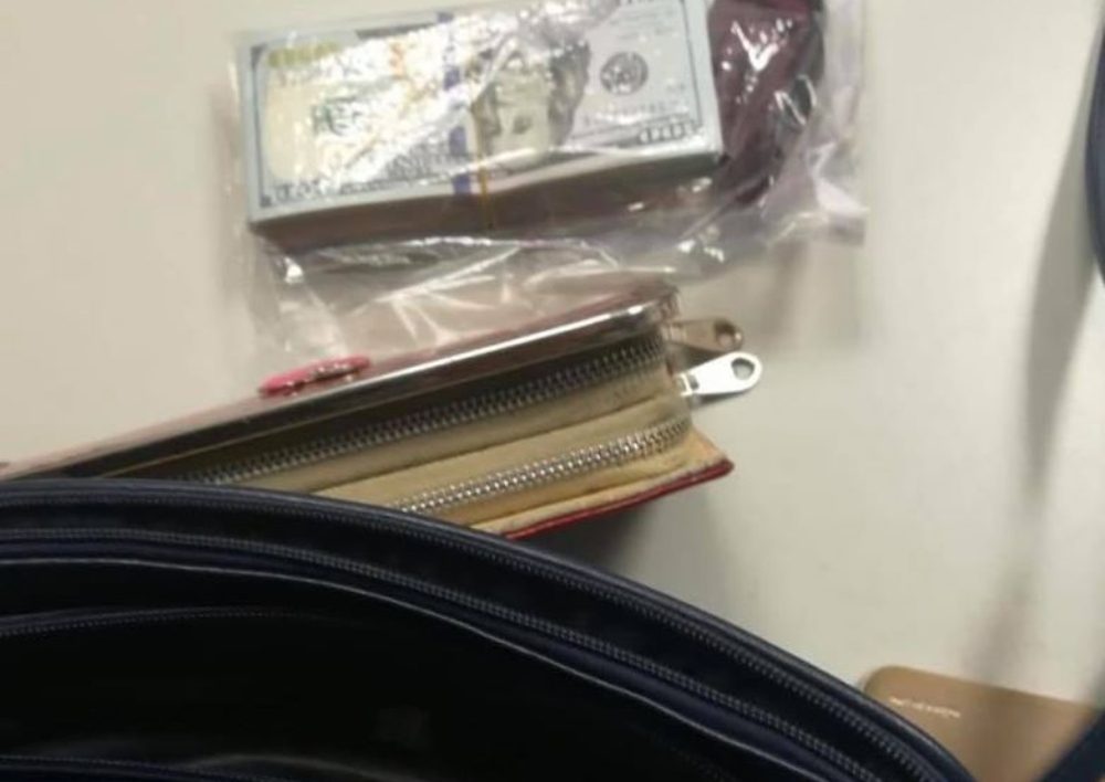 «Զվարթնոց» օդանավակայանում հայտնաբերվել է գումարով պայուսակ